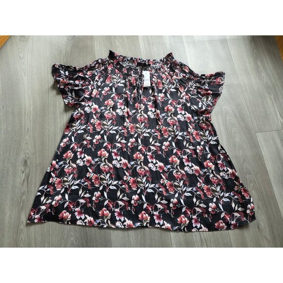 Lane Bryant Womens Black Floral Short Sleeve Blouse Ruffle Neckline Size 18/20 - Picture 4 of 8